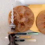 Assiettes coquilles en barbotine Sarreguemines – Image 2