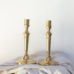 Paire N3 Bougeoirs anciens en laiton