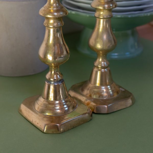 Paire N2 Bougeoirs anciens en laiton – Image 3