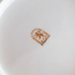 Plat rond - Porcelaine or et blanc – Image 3
