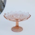Coupe sur pied en verre rose