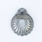 Coquillage en métal argenté