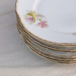 Service de douze grandes assiettes tulipes - Porcelaine de Limoges – Image 4