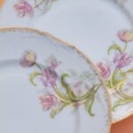 Service de douze grandes assiettes tulipes - Porcelaine de Limoges – Image 2