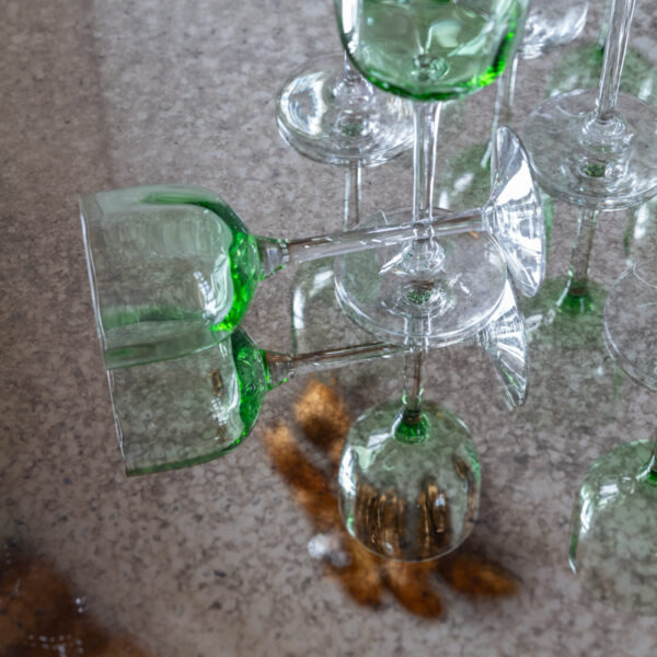 série de verres à pied anciens en verre soufflé bouche – Image 2