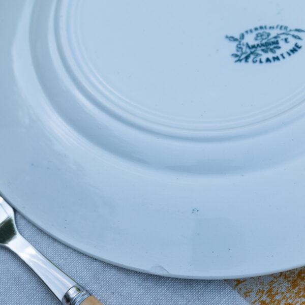 Six assiettes terre de fer modèle Églantine – Image 4